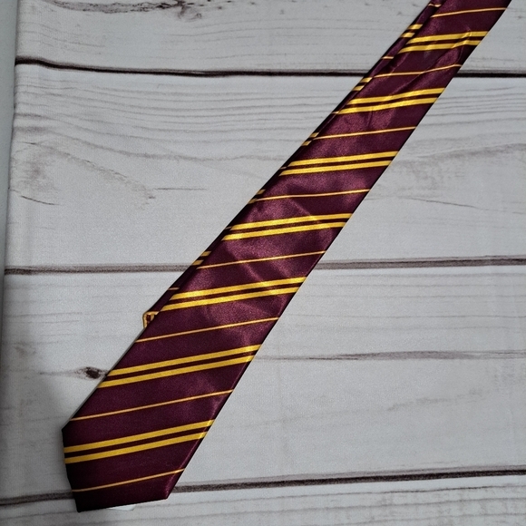 Rubie's Costume Co Harry Potter Gryffindor Tie - Picture 11 of 12